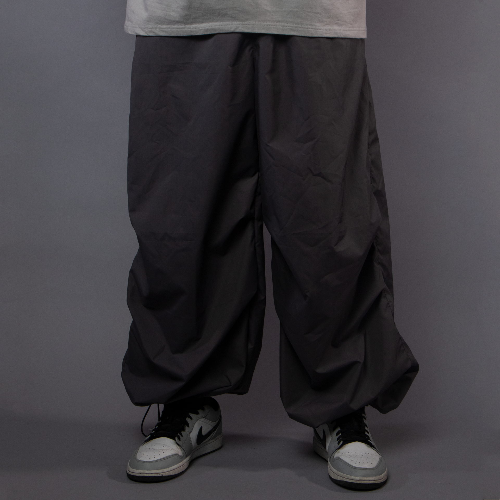 grey1.png?v=1697622861&width=1920